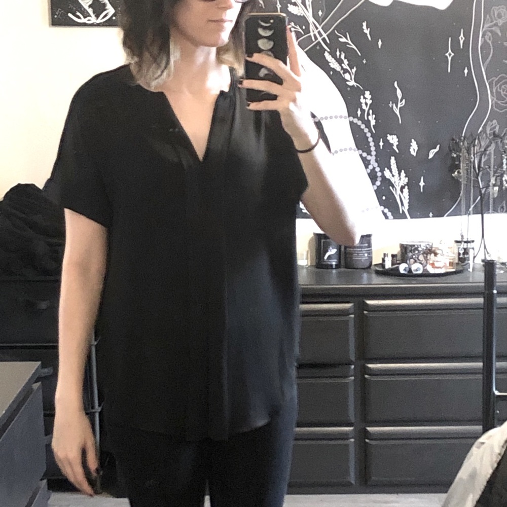 Mac Studio black pleated top. Sz XS